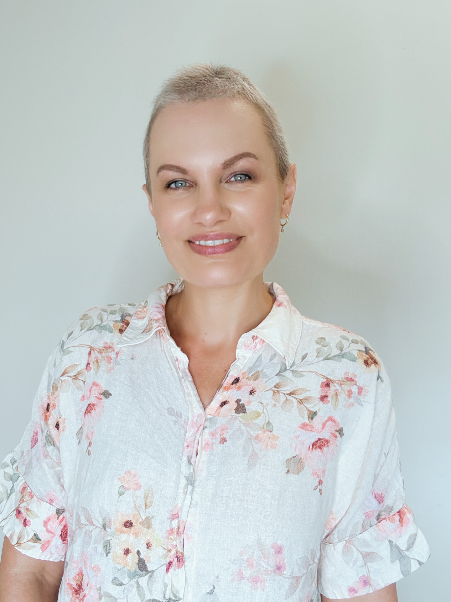Rina Bowring, Alcohol Freedom coach, in warm natural light